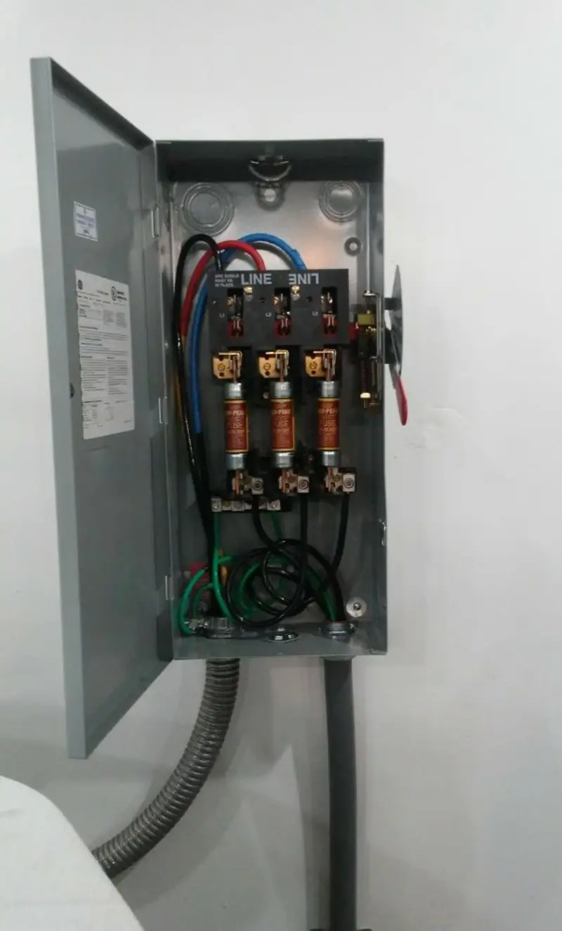 Three-phase disconnect switch installed for Electrical Wiring & Rewiring in Fort Rucker